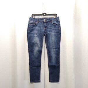 Amethyst Jeans Be Beautiful Women 11 Reg Fit Dariela Mid-Rise Denim Embroidered
